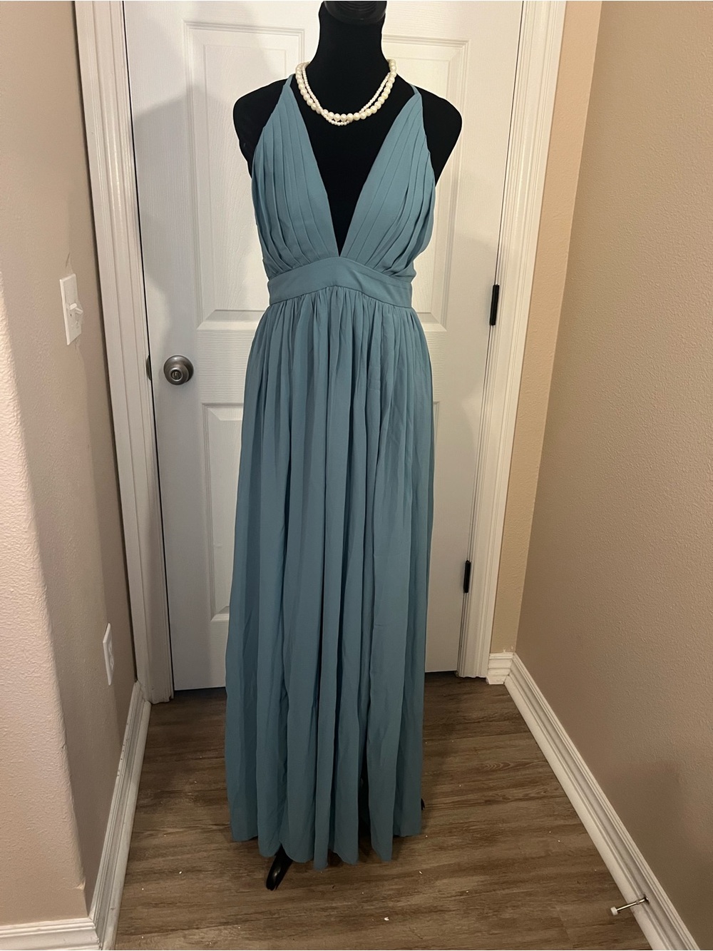 Sleeveless V-Neck Chiffon Maxi Bridesmaid Cocktail Dress